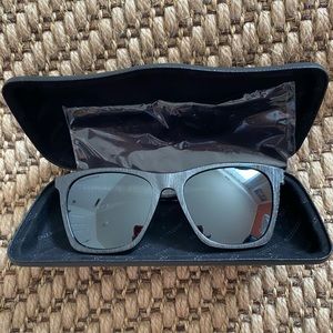 BALENCIAGA NWOT unisex sunglasses (BB0017SK-003)